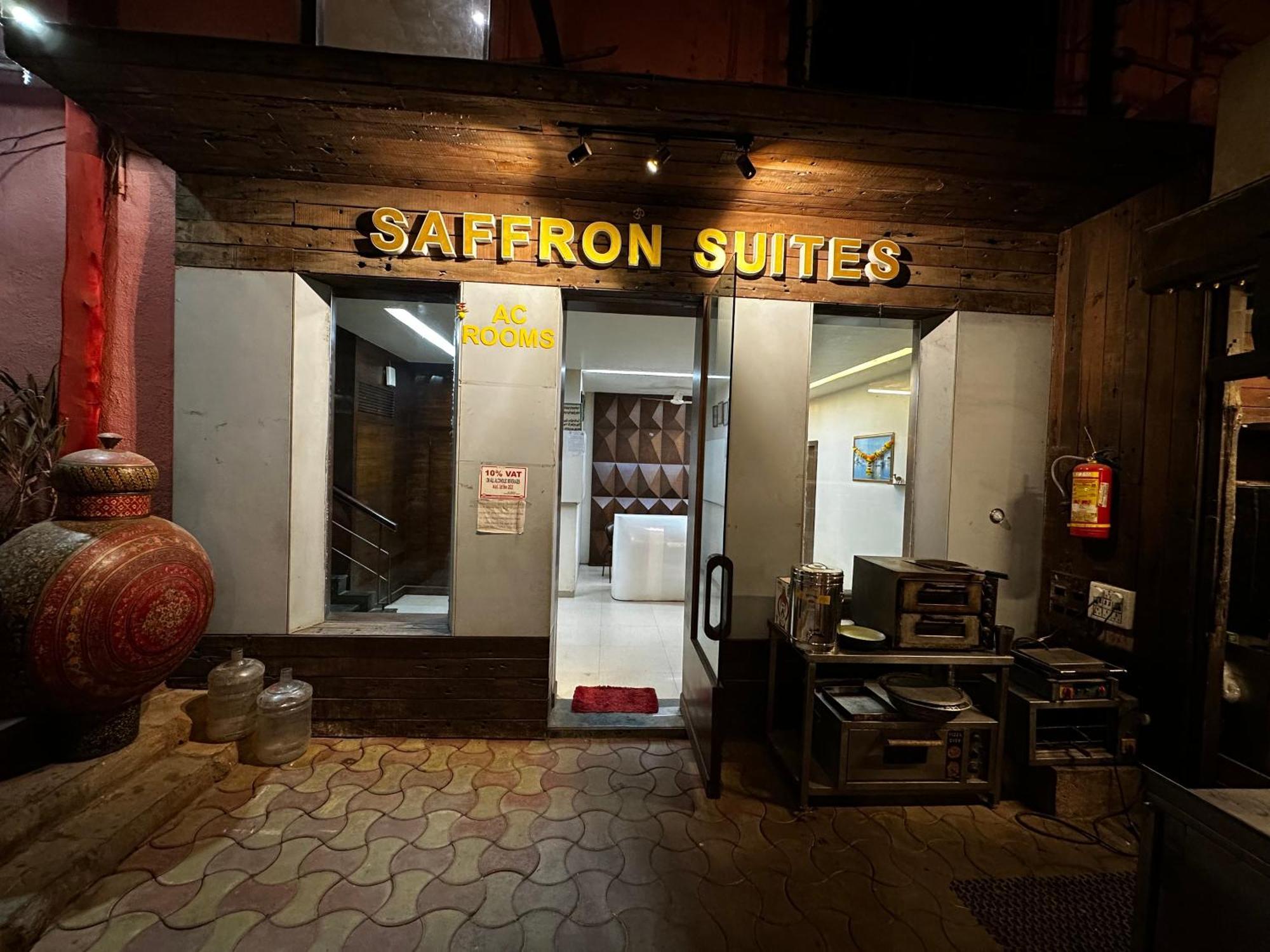 The Saffron Suites Sasupāda Exteriör bild